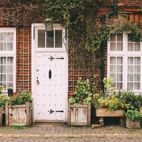 Building Nature-Friendly Neighbourhoods