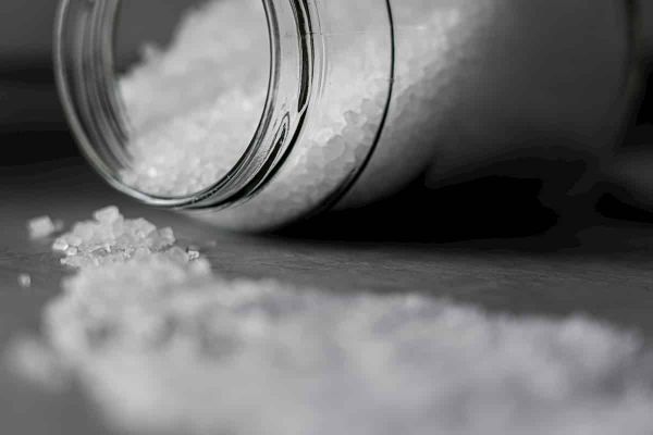 Sodium chloride solutions not a good experimental substitute for sea water