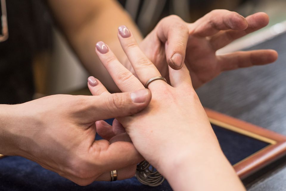 Come misurare un anello: Guida completa per trovare la misura perfetta 💍