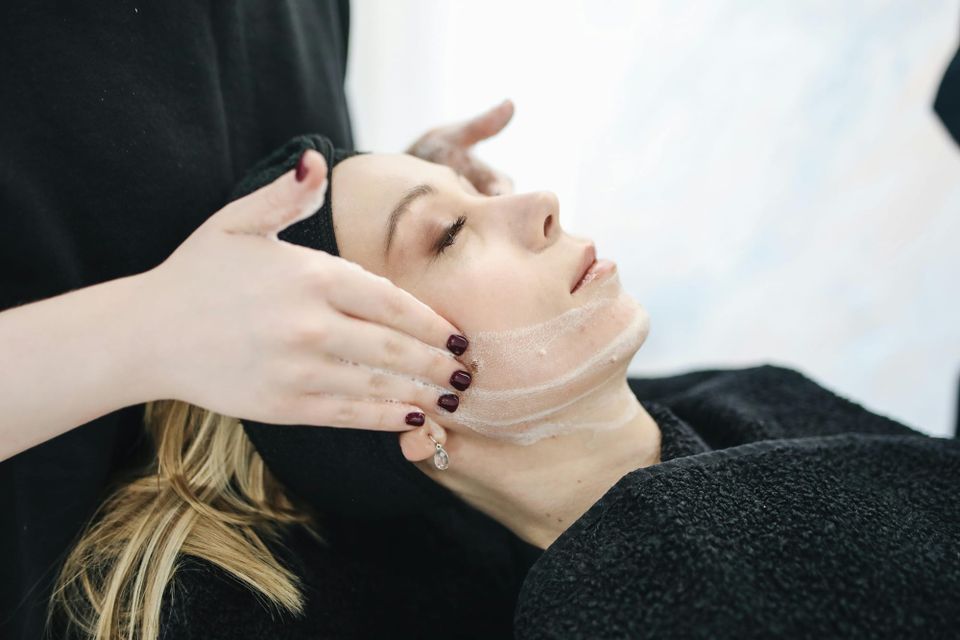 Idratazione viso: segreto per pelle luminosa