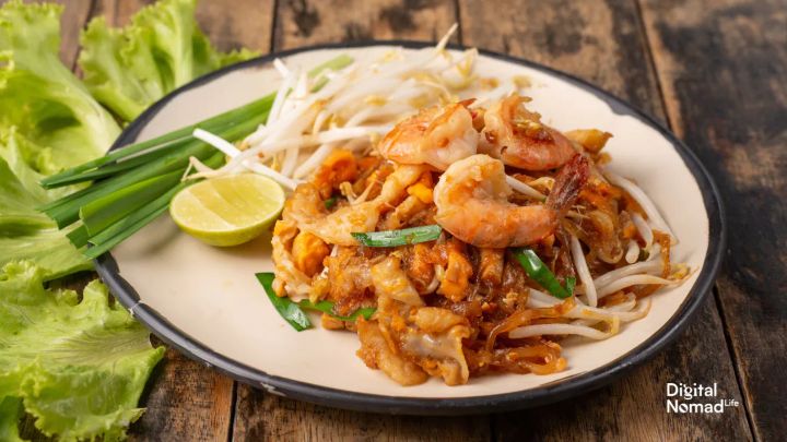 pad thai dish