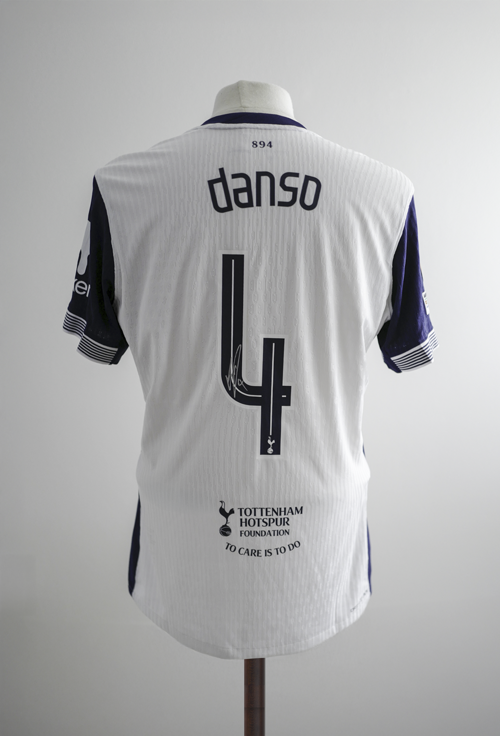 Kevin Danso match issued Tottenham Hotspur shirt vs Manchester United, view 2