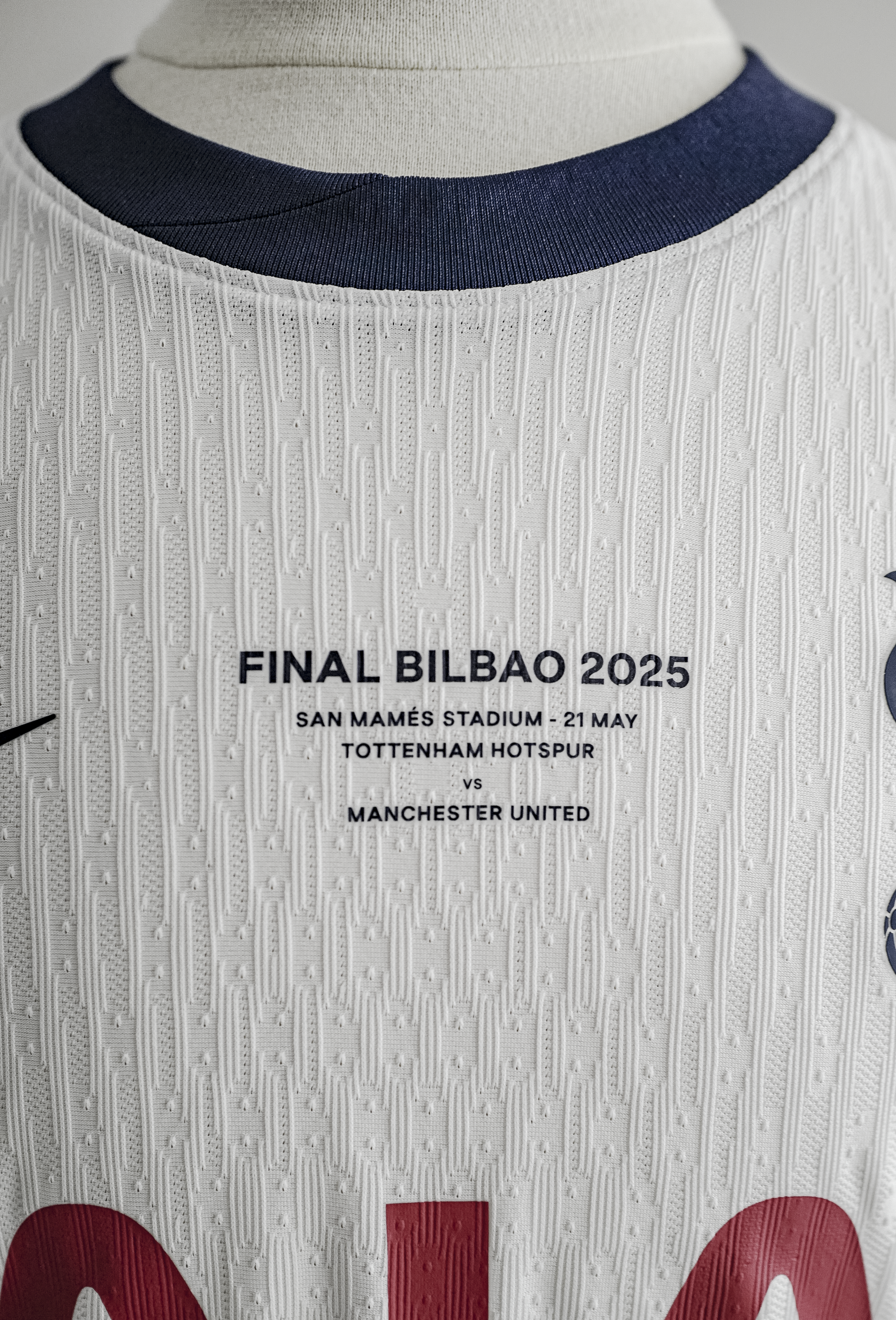 Kevin Danso match issued Tottenham Hotspur shirt vs Manchester United, view 4