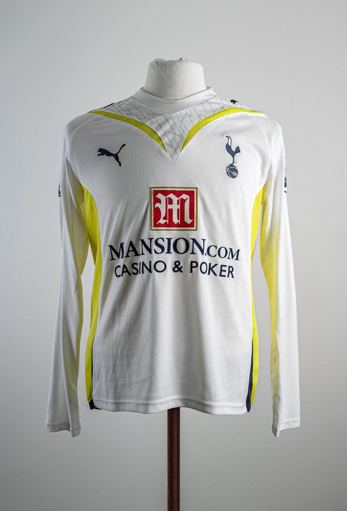 Gareth Bale Match Worn Tottenham Shirt - Lilywhite Collection match-worn Tottenham shirt