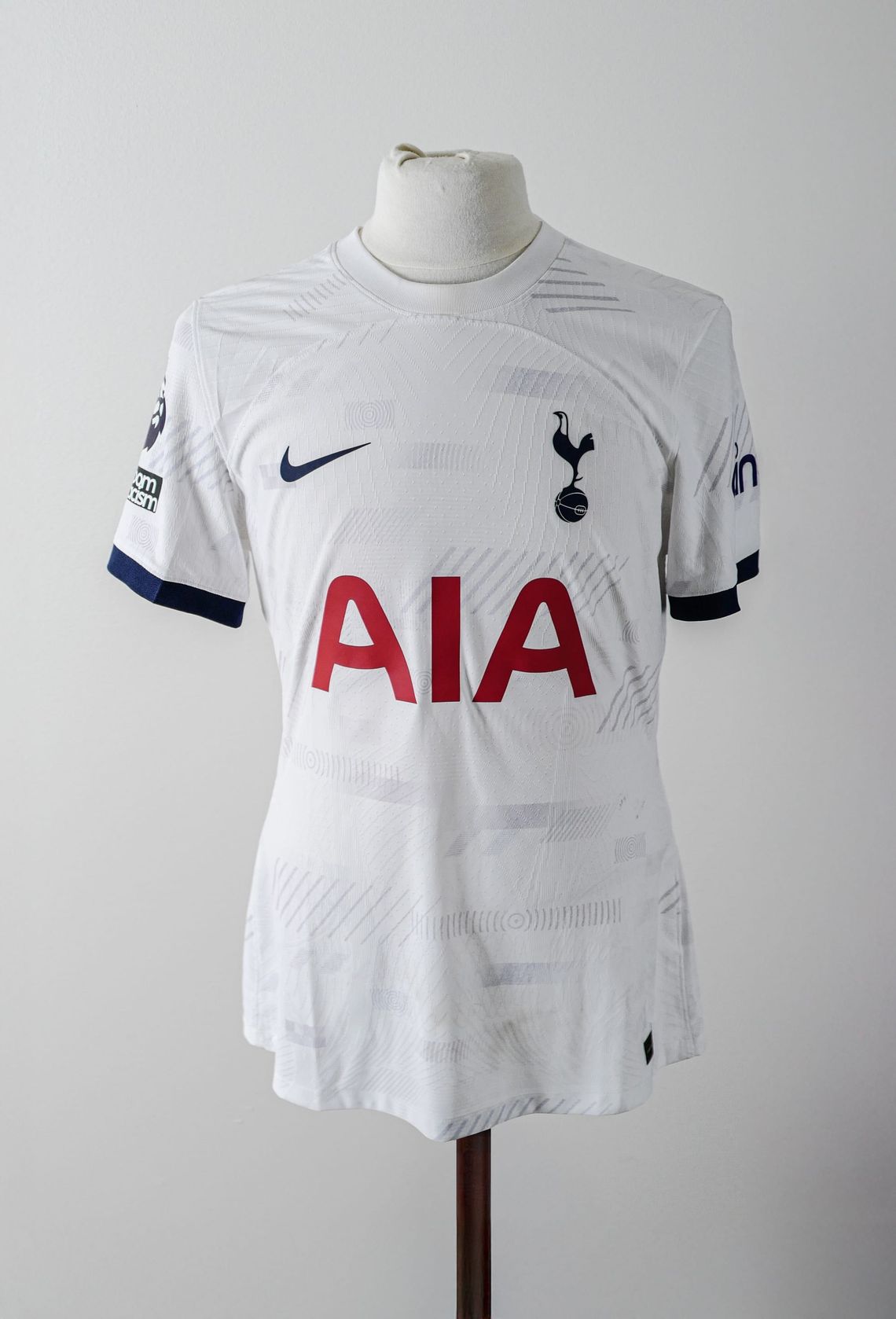 Cristian Romero Match Worn Shirt - Lilywhite Collection match-worn Tottenham shirt