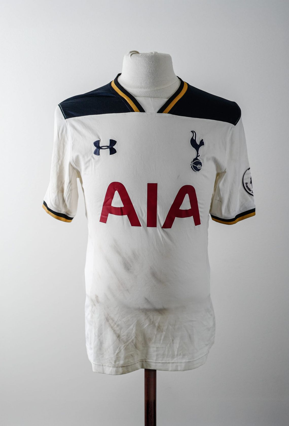 Harry Kane Match Worn Shirt vs. Liverpool - Lilywhite Collection match-worn Tottenham shirt