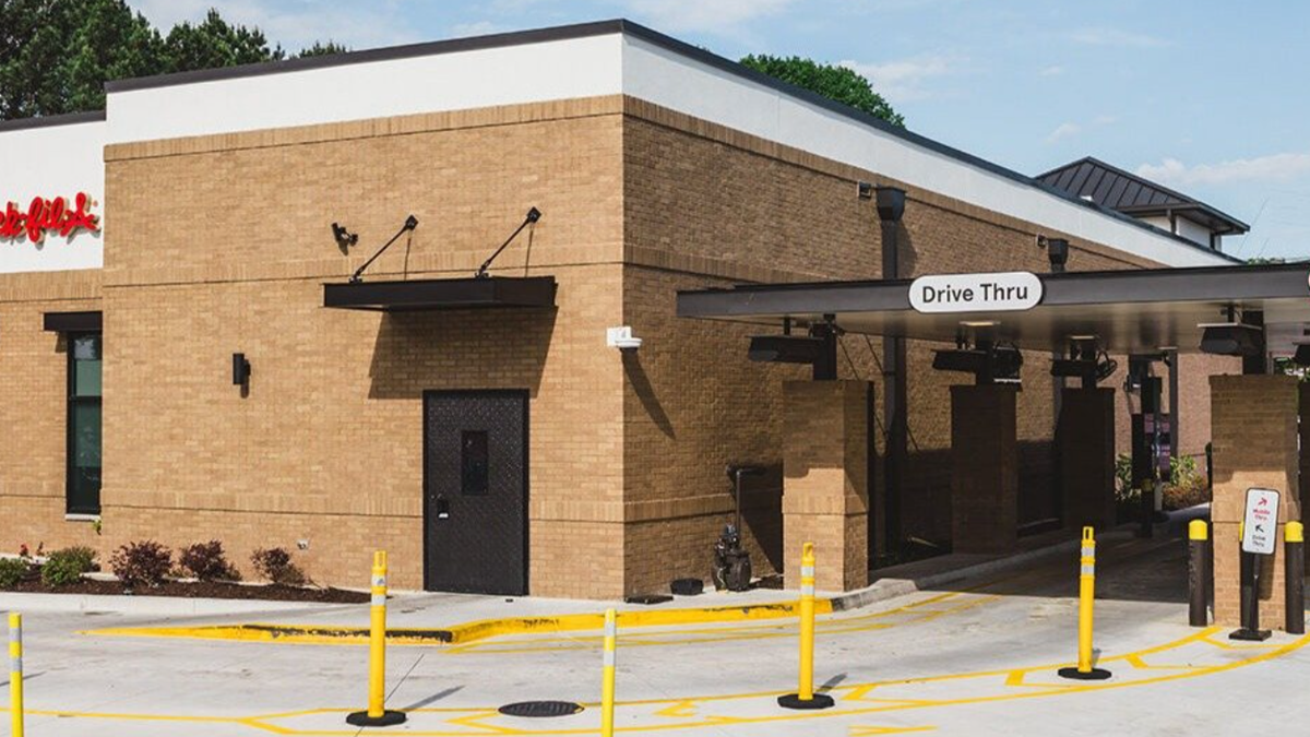 Bellflower Chick-fil-A opens with cow-themed giveaway