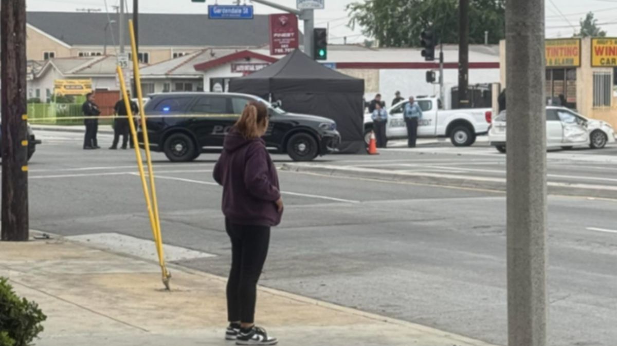 Motorcyclist killed in Downey crash at Paramount and Gardendale