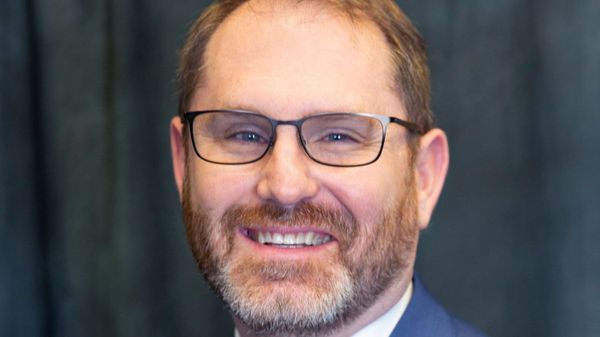 Downey City Council approves $337K salary for city manager, after $17K raise