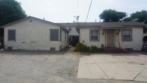 Bell to sell 9 Housing Authority homes for $1.8 million