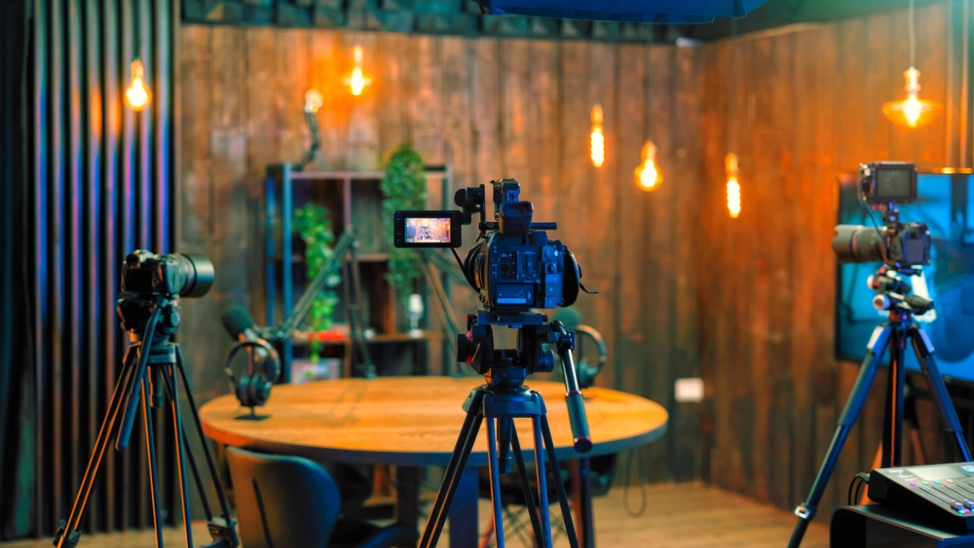 How to Start A YouTube Podcast in 2023