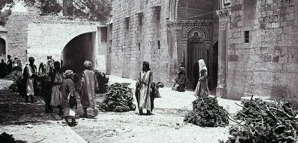 Convergence des Destins: Le Génocide Arménien, l'Exode et la Résilience en Palestine
