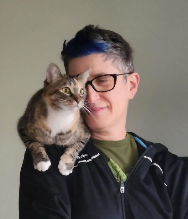 Michal Eskayo and cat