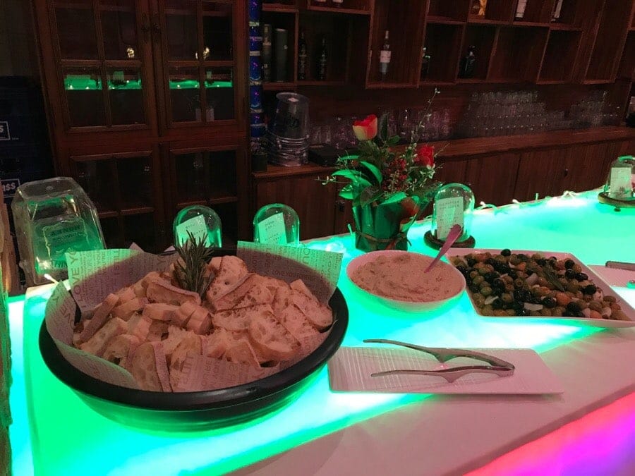 Planning a Champagne or Cocktail Party: What Does a Catering Company Actually Do? — 8
