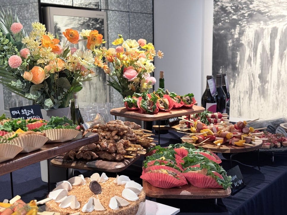 Art Exhibition Catering in Cheongdam-dong — Wine & Finger Food at Atollage — 5