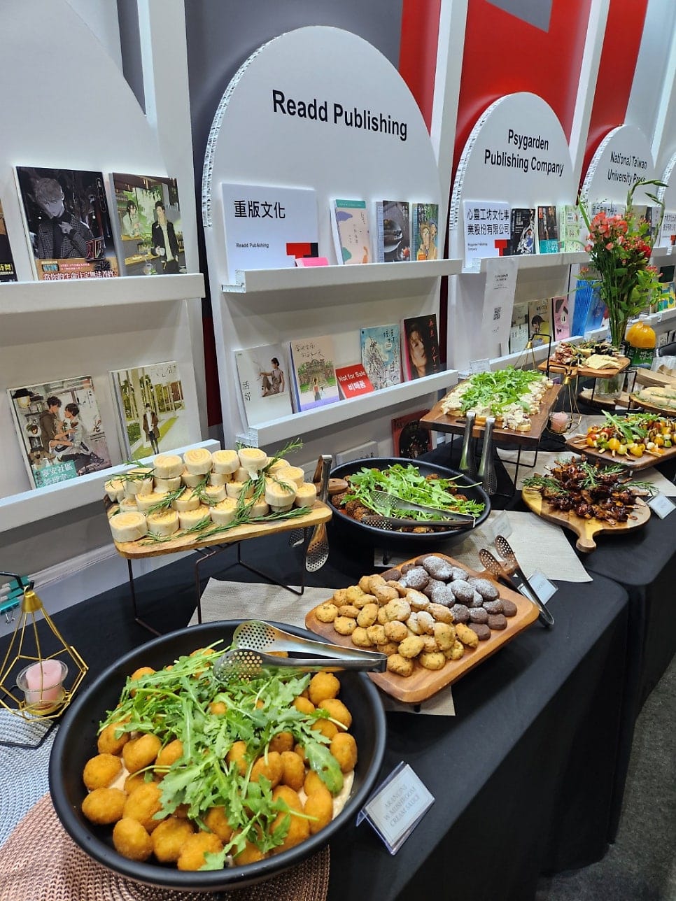 COEX Exhibition Catering: Finger Food That Keeps Visitors at Your Booth — 4