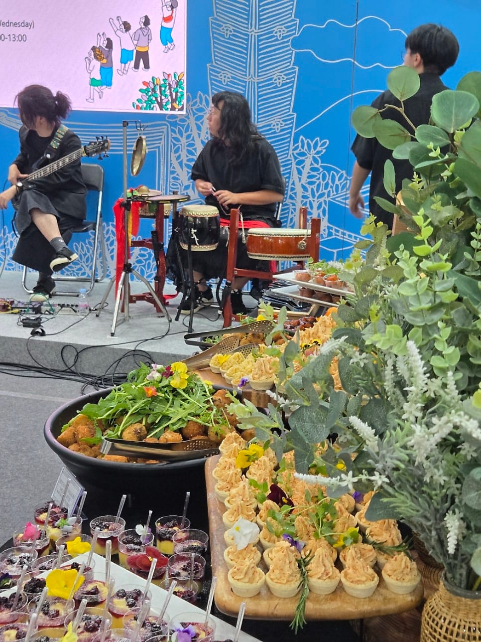 COEX Exhibition Catering: Finger Food That Keeps Visitors at Your Booth — 6