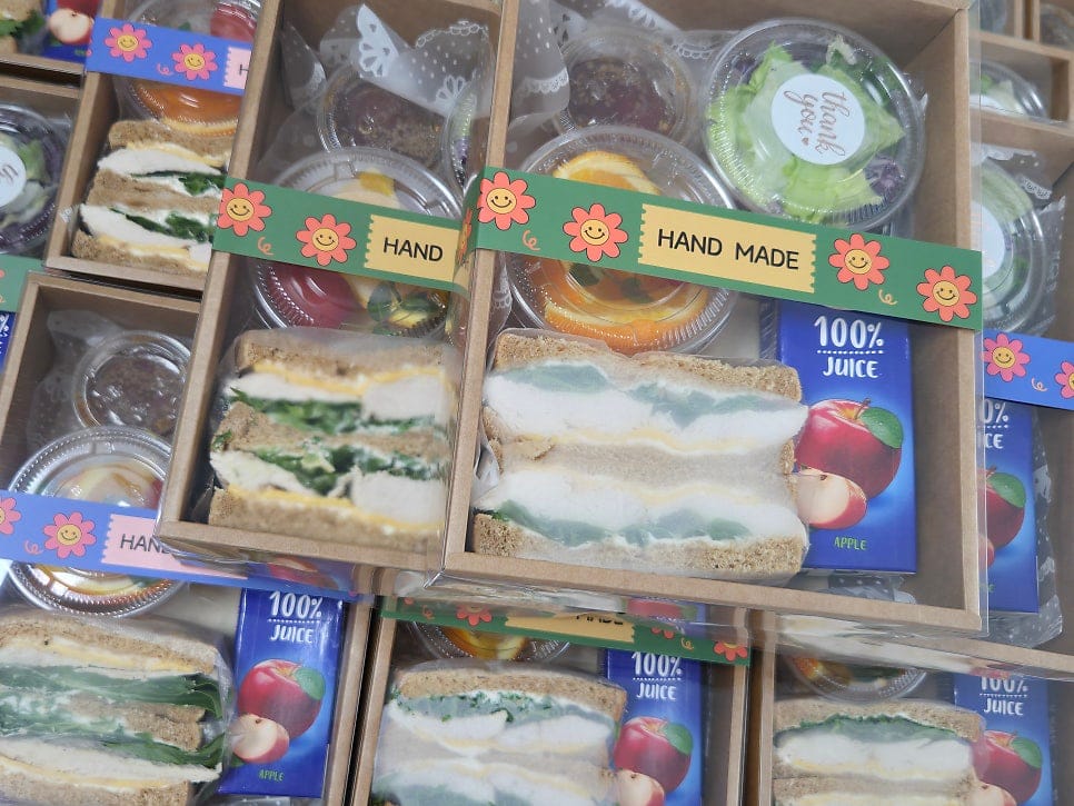 Boxed Lunch Catering for Corporate Meetings and Late-Night Work Sessions