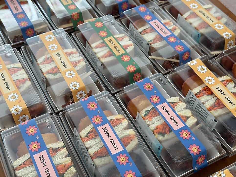 Boxed Lunch Catering for Corporate Meetings and Late-Night Work Sessions — 2