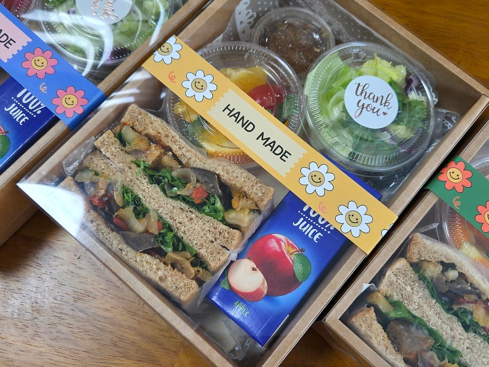Boxed Lunch Catering for Corporate Meetings and Late-Night Work Sessions — 7