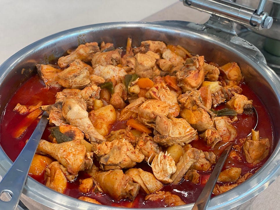 Why More Companies Are Switching to Regular Lunch Catering — 4