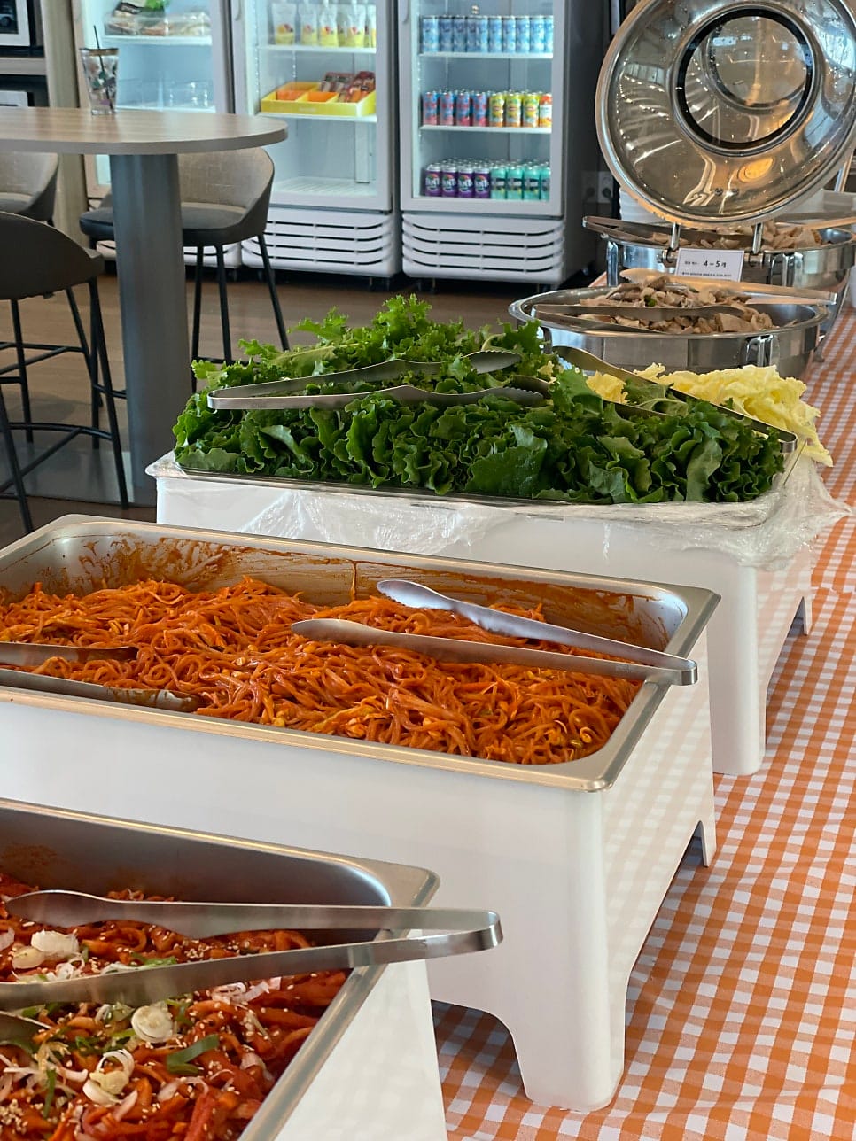 Why More Companies Are Switching to Regular Lunch Catering — 8
