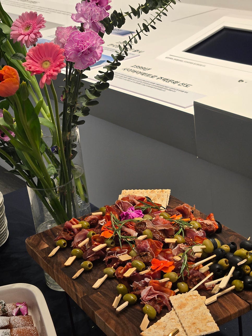 Corporate Event Catering in Seoul: How the Right Food Changes the Whole Atmosphere — 2