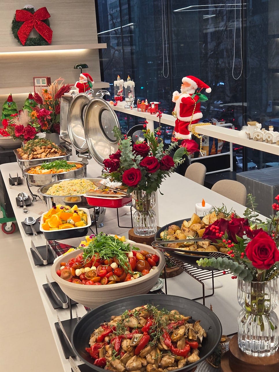 Corporate Event Catering in Seoul: How the Right Food Changes the Whole Atmosphere — 8