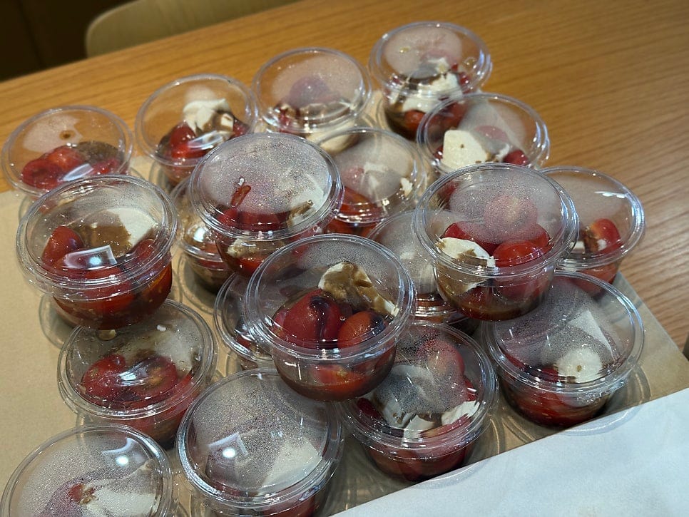 Conference & Seminar Catering: Breakfast Finger Food and Boxed Lunch in One Service — 5