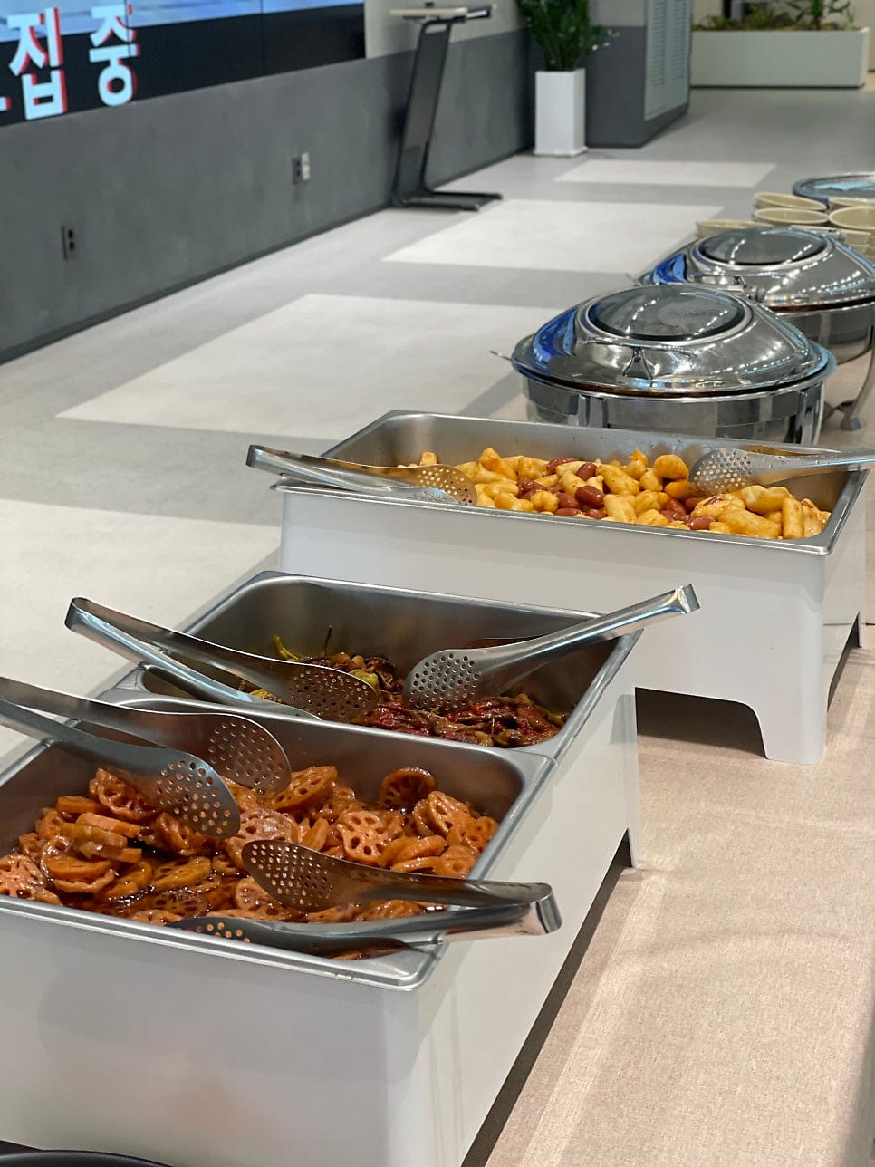 Why Employees Love It: Regular Lunch Catering for Corporate Offices — 10