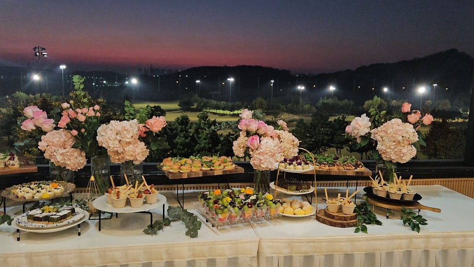 Small Wedding Buffet Catering: How Couples Are Creating the Perfect Atmosphere and Menu — 2