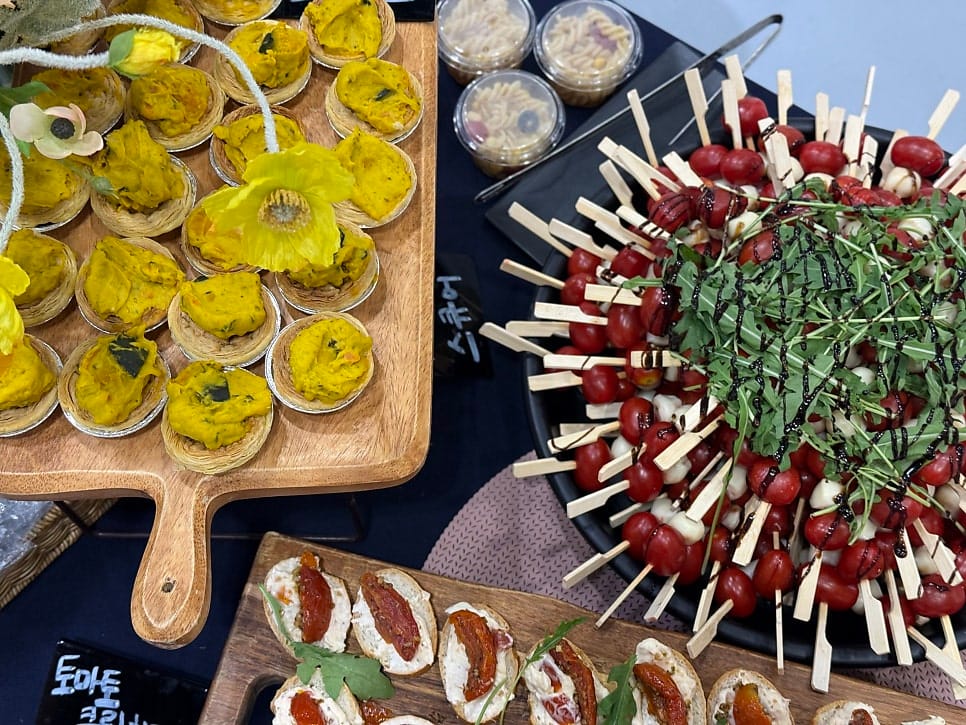 Gallery Catering in Insadong: Finger Food Setup for an Art Exhibition Opening — 2