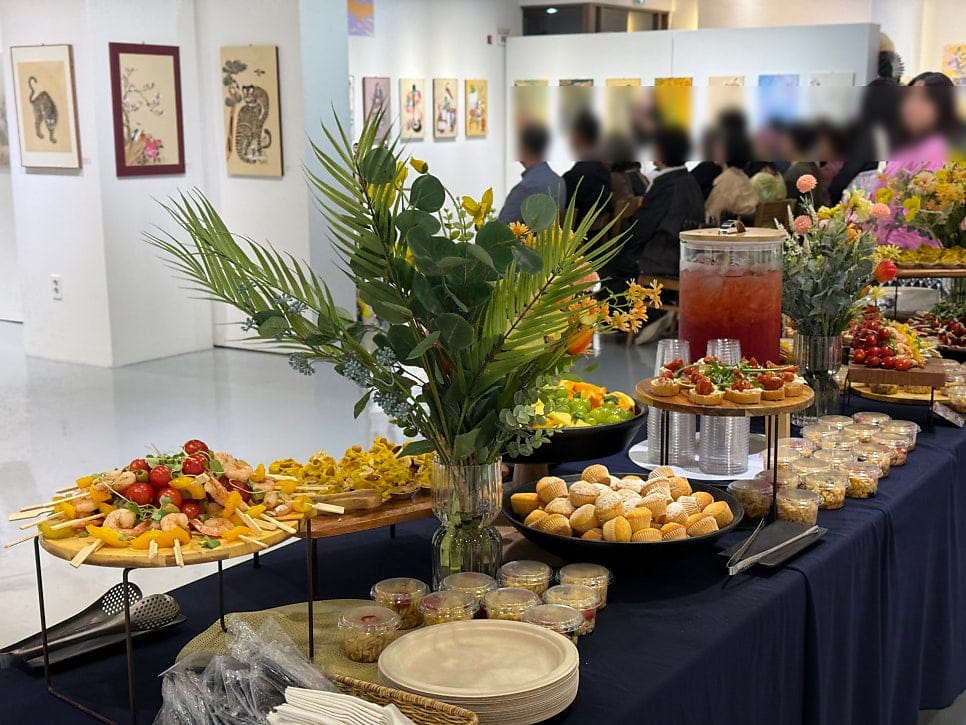 Gallery Catering in Insadong: Finger Food Setup for an Art Exhibition Opening — 3