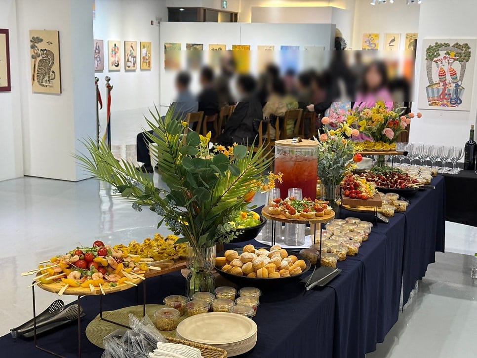 Gallery Catering in Insadong: Finger Food Setup for an Art Exhibition Opening — 14