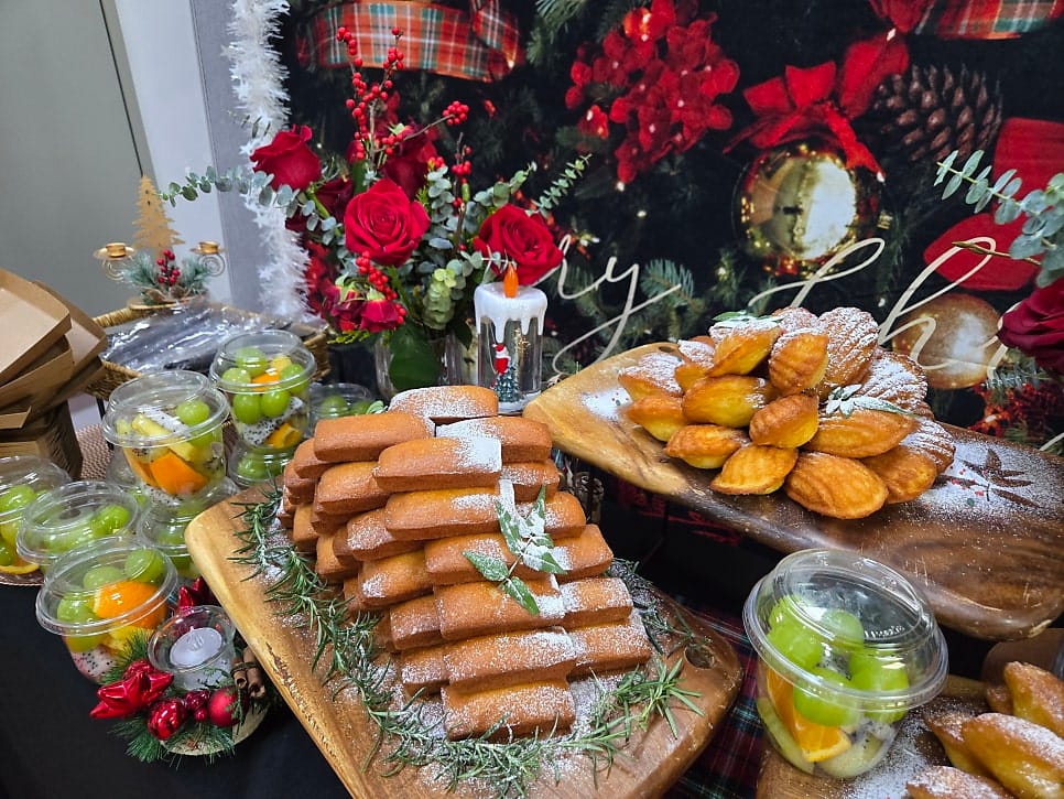 Finger Food Catering for a Hyundai Department Store Employee Awards Ceremony — A Style That Works for New Year Corporate Events Too — 2