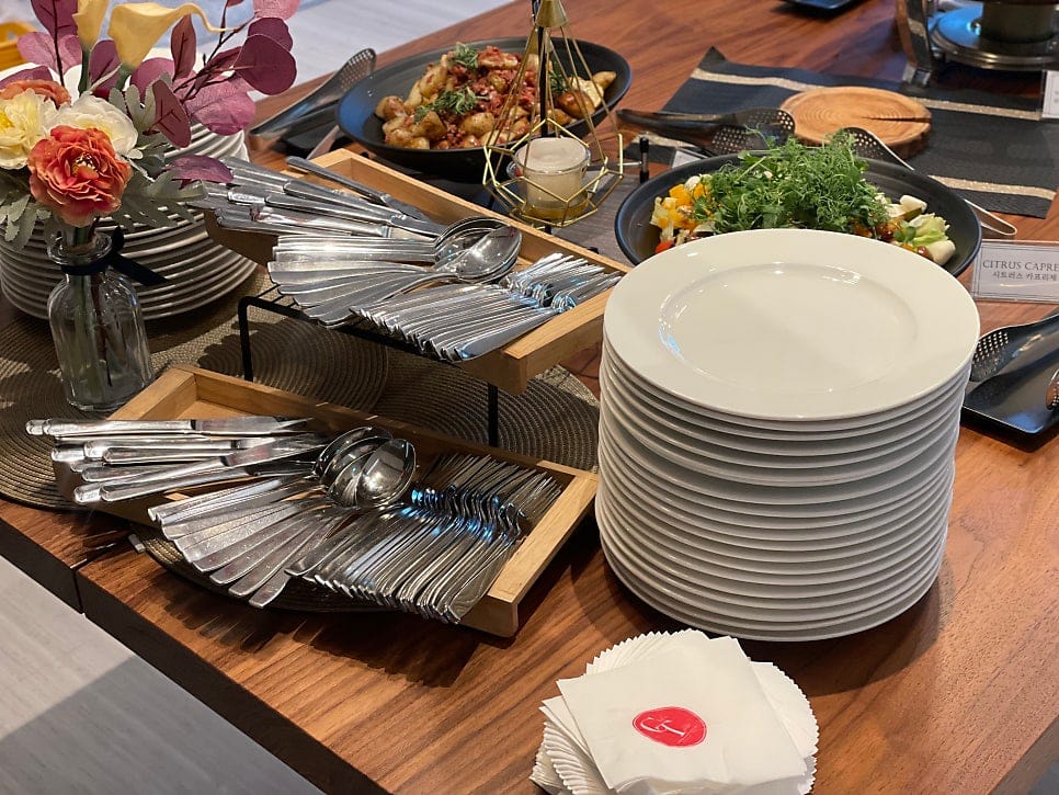 Year-End Corporate Catering in Seoul — Custom Menus for Office Parties and Year-End Gatherings