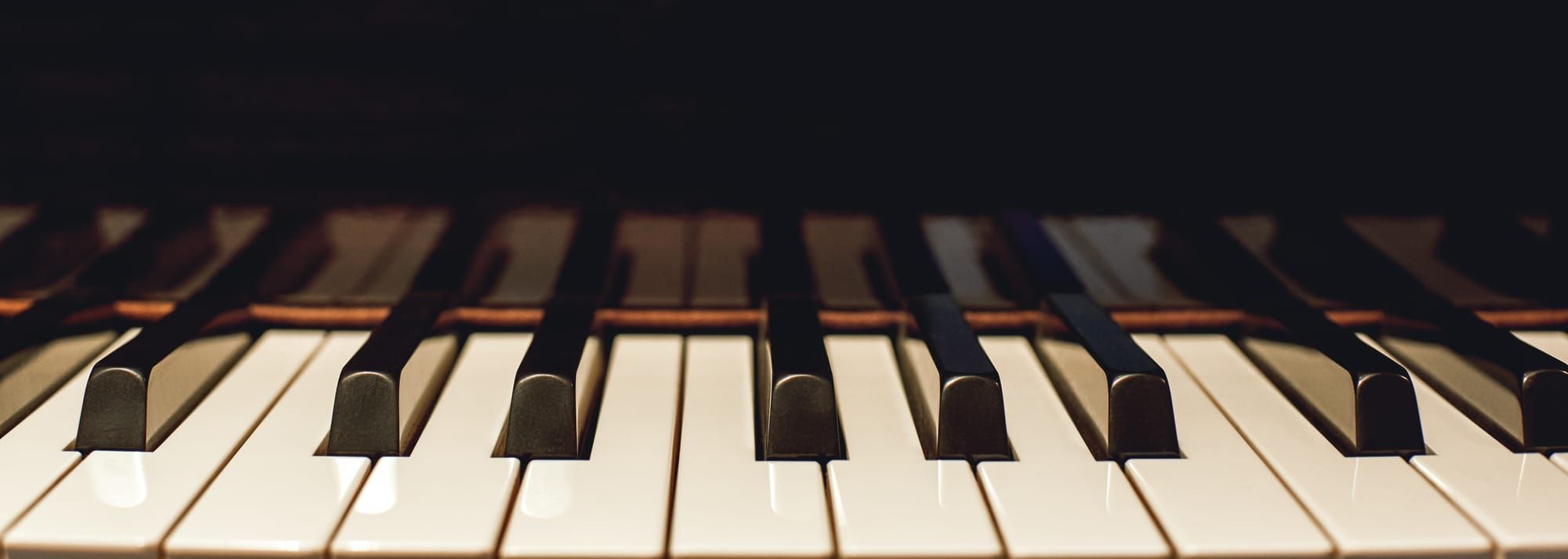 A Simple Guide to the E/B Piano Chord