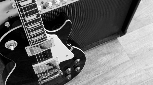 8 Best Classic Rock Songs To Learn on Guitar From the 60s & 70s