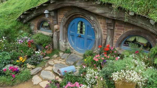 Between Drama and Fantasy: Four Most Versatile Film Scores of Howard Shore