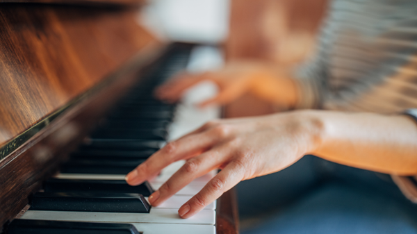 Conquer Your New Year’s Resolution: Improve Your Piano Skills!