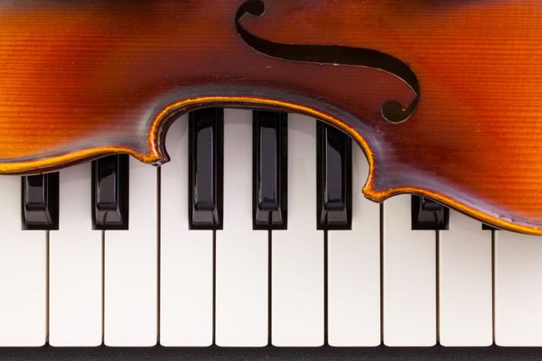 🎶 This Week in Music: Iconic Anniversaries, Live Music Joy, and More!