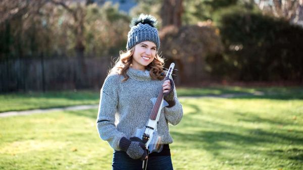 Q&A with Signature Artist Taylor Davis: Behind The Strings