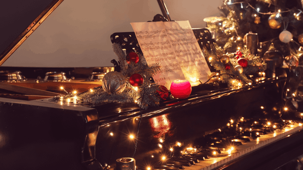 10 Calm Christmas Solos For Piano Learners
