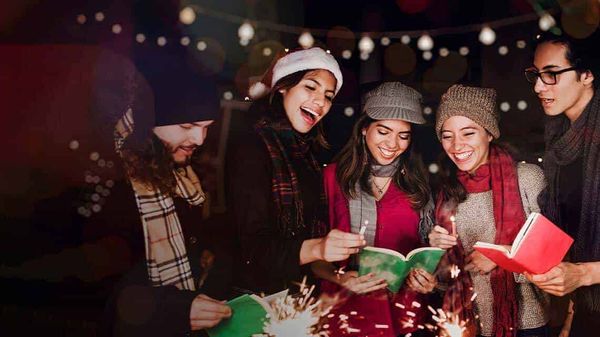 12 Christmas Carol Classics for Piano and Voice