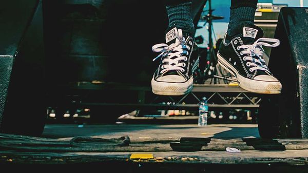 10 Times Singers Stumbled On Stage