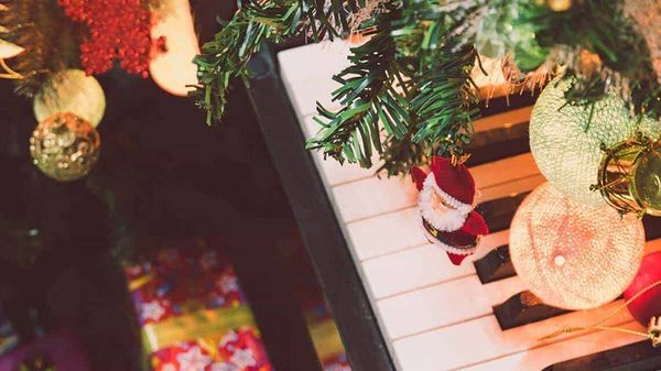 12 Christmas Favorites for Easy Piano