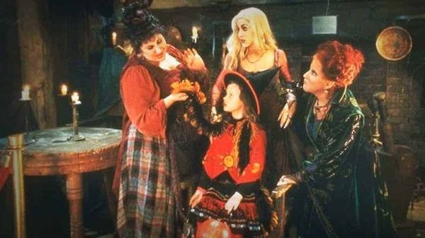 Halloween Movie Music - Hocus Pocus