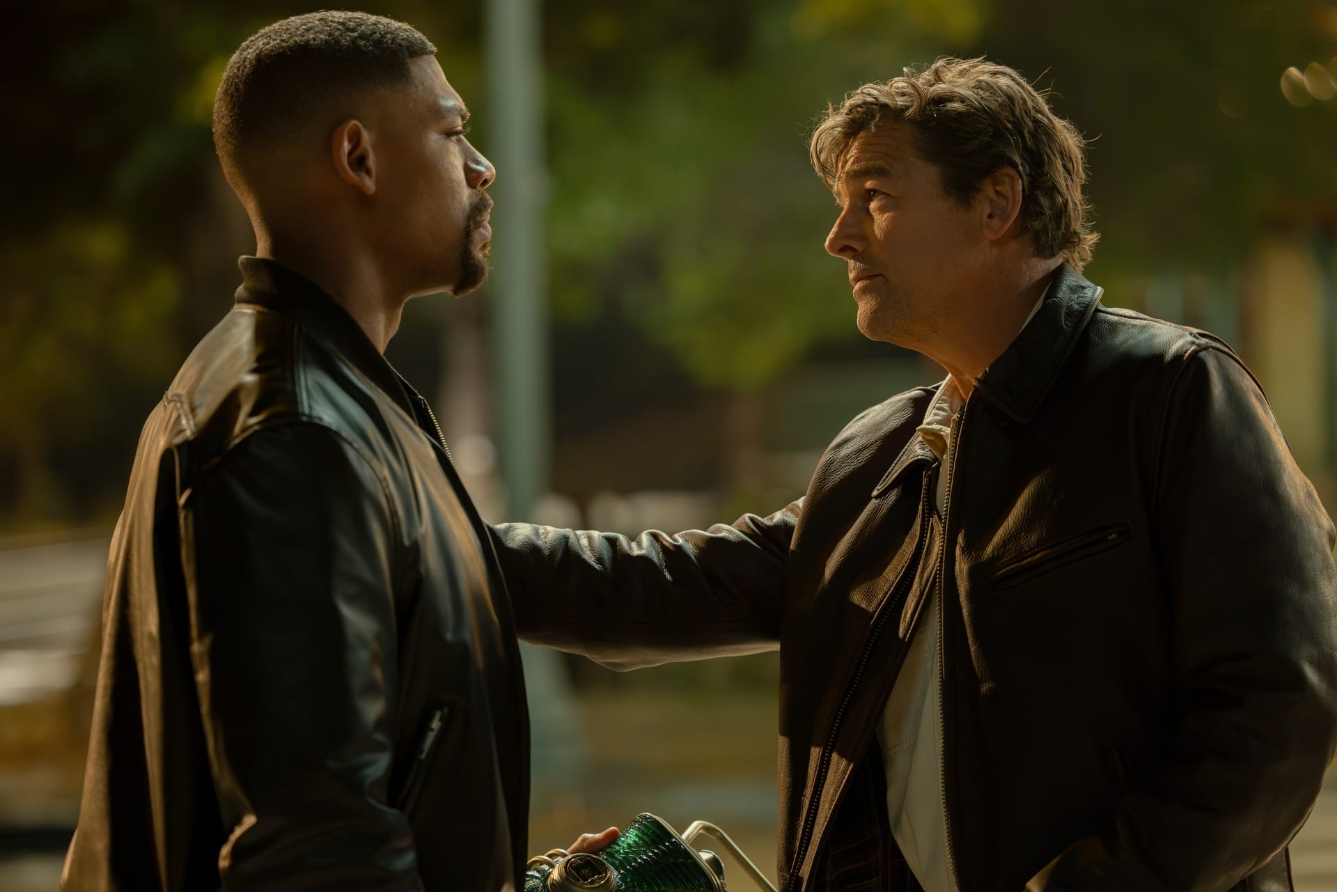John Stewart talking to Hal Jordan.