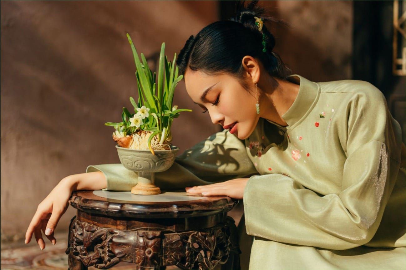11 HÀNG GAI