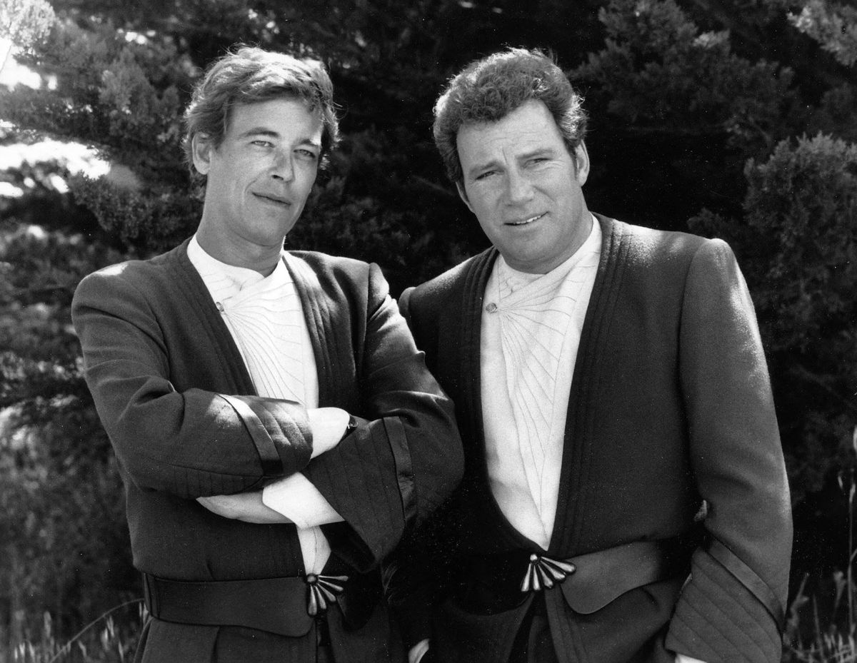 William Shatner (right) with his stunt double John C. Meier on location for STAR TREK IV: THE VOYAGE HOME.